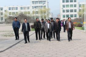 省五星级中职学校验收专家组对我校进行检查验收