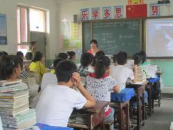 进校入班宣传深受学生欢迎