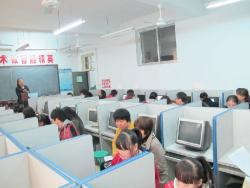 小店职业中学等学校考察团在我校参观考察
