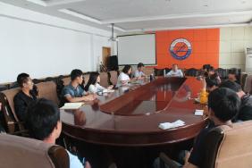 我校召开高三年级教师座谈会
