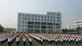 魅力职中，精彩无限—我校举行2016级新生集中教育训练活动汇报演出