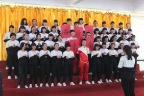 我校举行高一年级唱响班歌暨学习践行社会主义核心价值观文艺表演活动