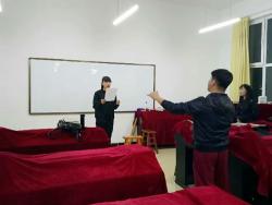 校园生活丰富多彩