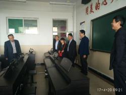 校长李志宏一行前往介休市职业中学参观考察