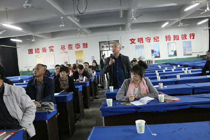 座谈.jpg